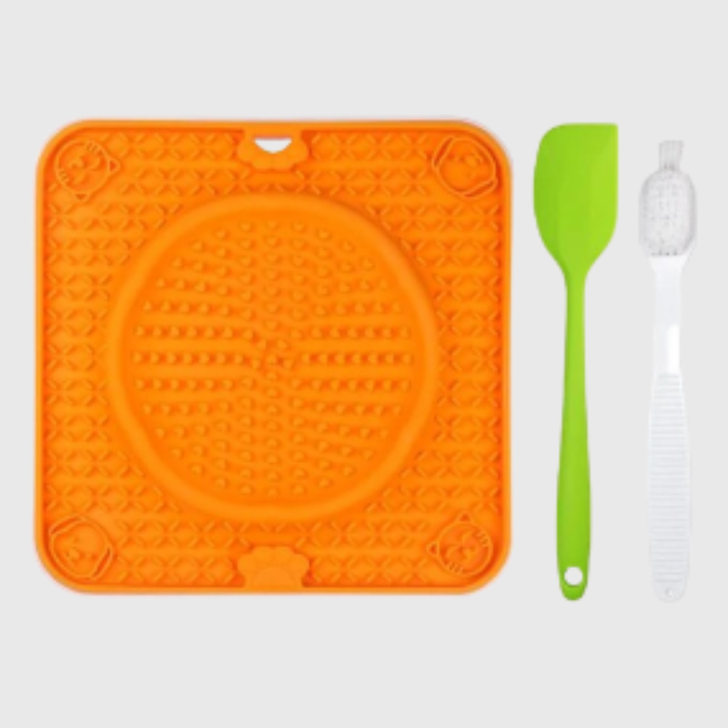 Tapis de fouille pour chien carre avec une cuillere brosse a dent orange