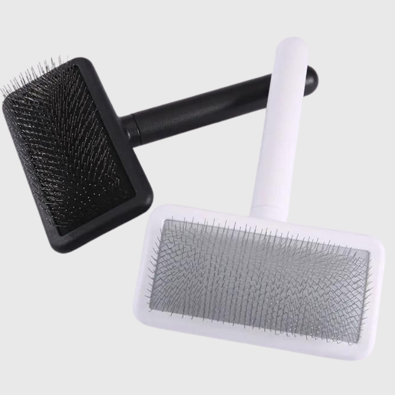 Brosse pour chien à poil court vert malinois