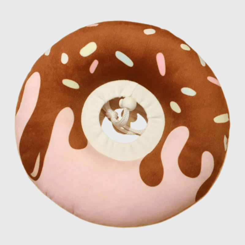 Collerette chien en forme de donut chocolat fondant
